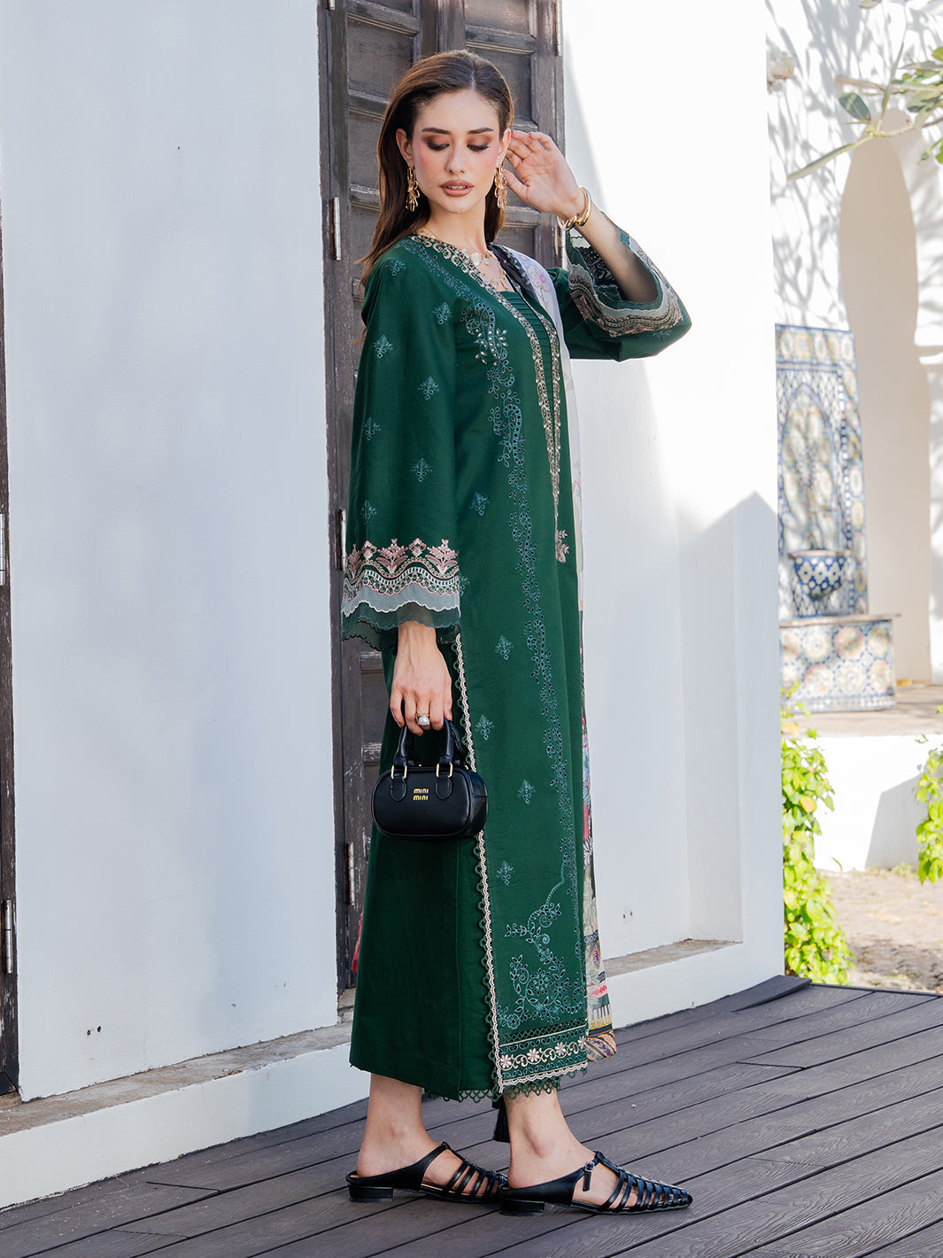 Luxury Lawn Embroidered 3Piece D-1090