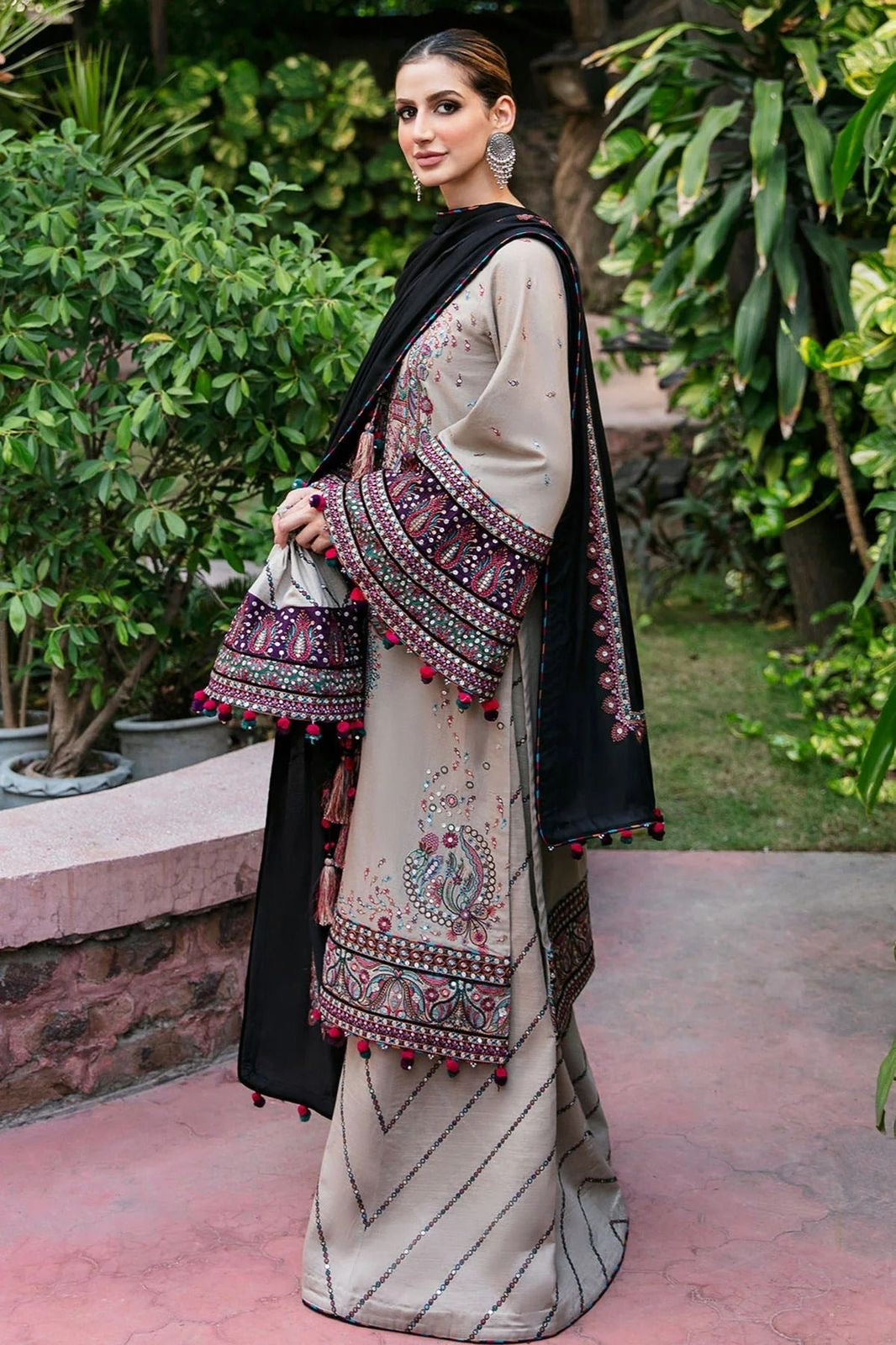 Luxury Lawn Embroidered 3Piece D-002