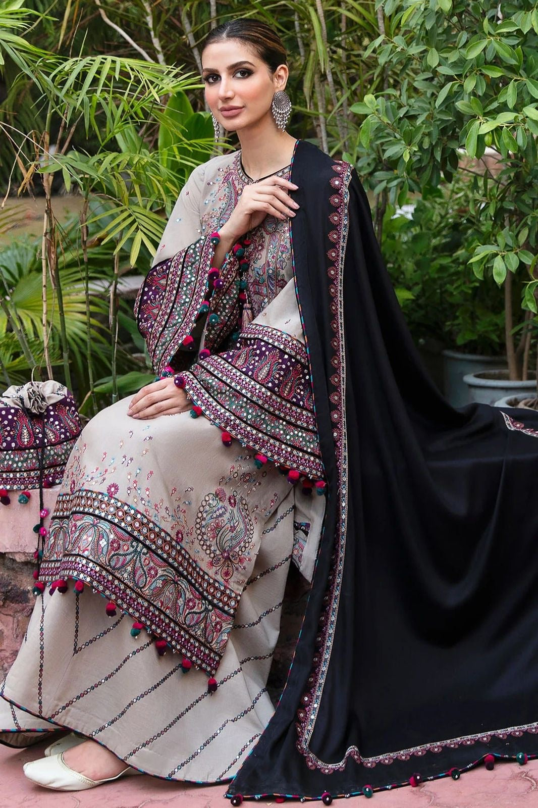 Luxury Lawn Embroidered 3Piece D-002