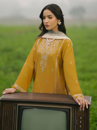 Luxury Lawn Embroidered 3Piece D-2010