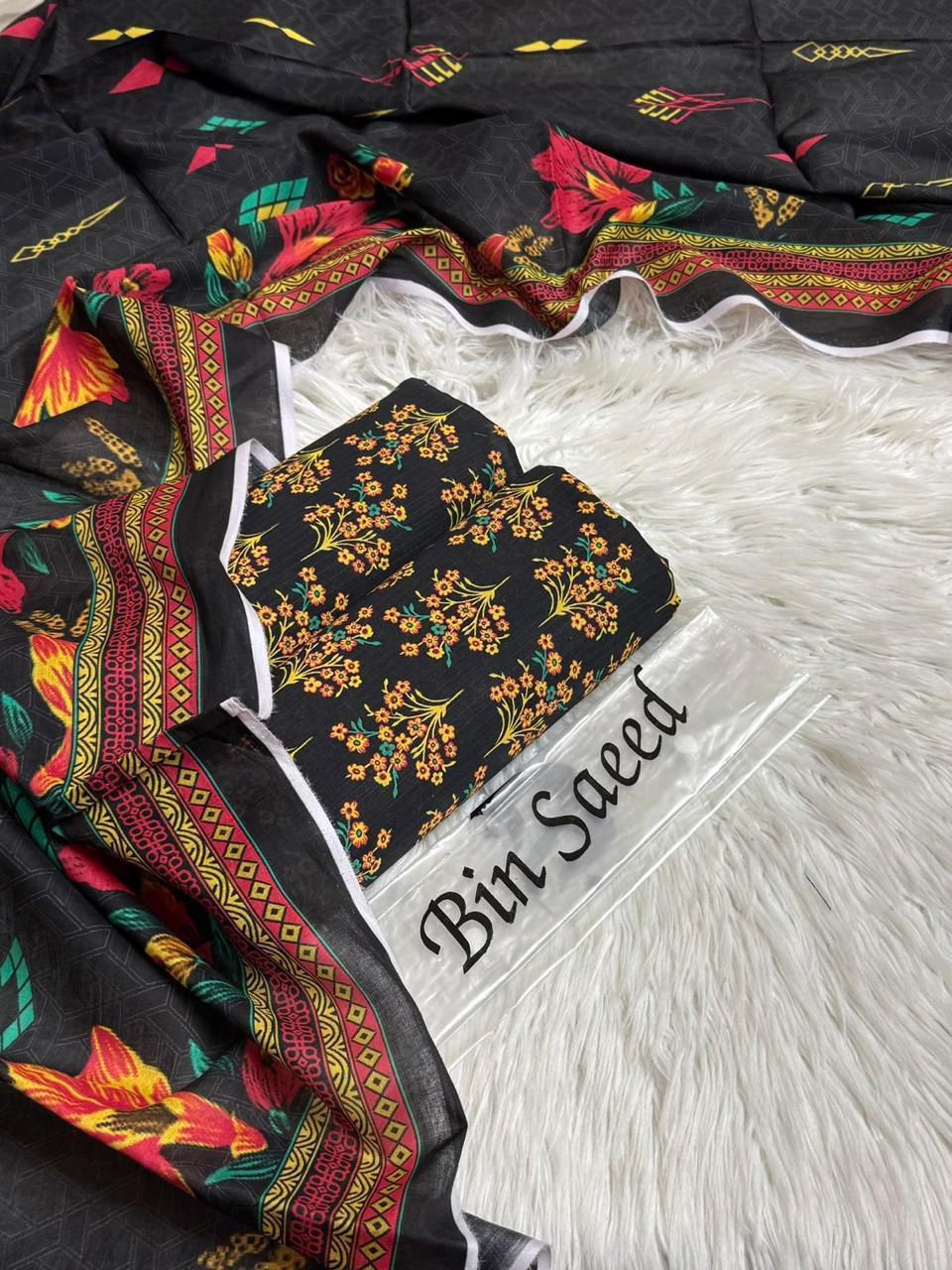 Bin Saeed Unstitched Lawn 3Piece D-008
